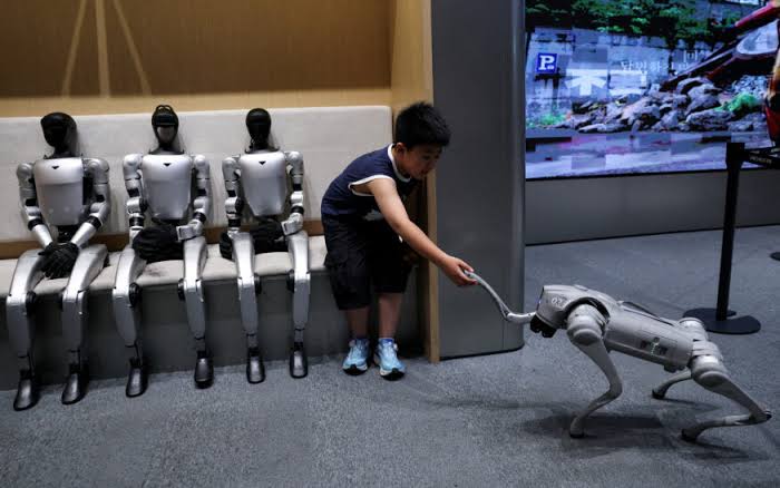 Unitree humanoid robots